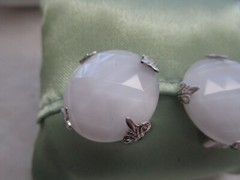 VTG signed VOGUE faceted milk white, silver tone metal Clip Earrings APR 23-5