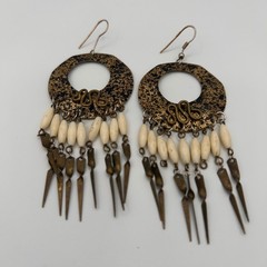 Vintage Boho Brass Speckled Circle Dangle Earrings Cream Bead Metal Fringe 3.25″