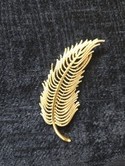 Signed Monet Textured Gold Tone Open Work Feather Quill Brooch Vintage
