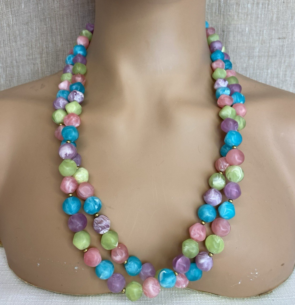 VINTAGE Pastel Marbled Lucite Bead Statement Necklace Gold Tone Spring Ring 26in