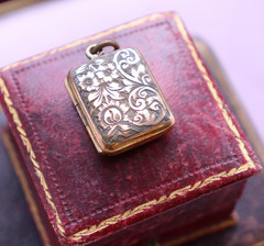Antique Vintage English Rolled Gold Locket Pendant Floral Engravings – NO TARIF
