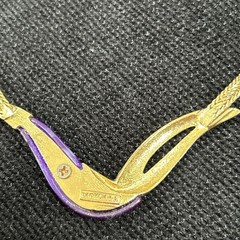 VINTAGE PARKLANE GOLD TONE & PURPLE LUCITE SWIRL & WIDE BRAIDED CHAIN NECKLACE