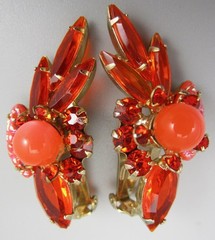 JULIANA DELIZZA & ELSTER ORANGE RHINESTONE MOONGLOW LUCITE BROOCH & EARRINGS SET