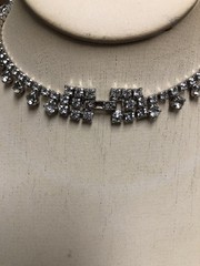 VINTAGE RHINESTONES MARQUISE AND ROUND SILVER TONE NECKLACE 15″