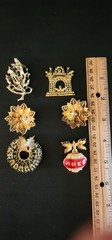 3 Christmas pins, brooches, 1 earring, 1 Pendant