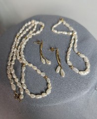 Vtg 3 pc Pearl Seed 17′ Long Necklace w/Pearl Earrings & Pearl Bracelet 7 1/2