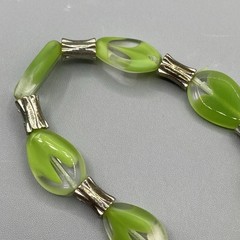Lime Green Givre Glass Beaded Bracelet Stretch Silver Tone Spacers 6.5″