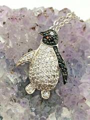 GM Vintage Sterling Silver Sparkling Black and White Penguin Necklace 17.75″