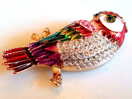 ENAMELED OWL BROOCH!Figural Bird Motif Pin.Pink & Clear Crystals.Gold Tone Set.