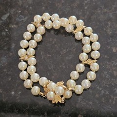 Ciner Faux Pearl Double Strand Beaded Bracelet Vintage Fancy Box Clasp 8.5 In