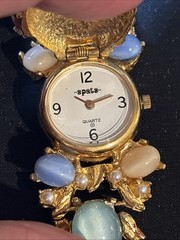 SPATS VINTAGE PEEKABOO LADIES WATCH GOLD TONE WITH STONES LIGHT COLORS WORKS!