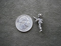 WWII US Soldier Marine with Rifle Vintage Crest Craft Silvertone Charm 3.1g