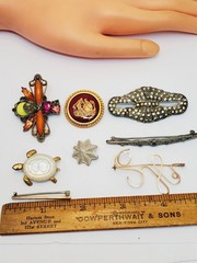 Vintage Brooch Estate Jewelry Brooch Lot For Repair!(26)