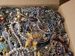 HUGE JUNK DRAWER JEWELRY LOT APPROX 25 LBS