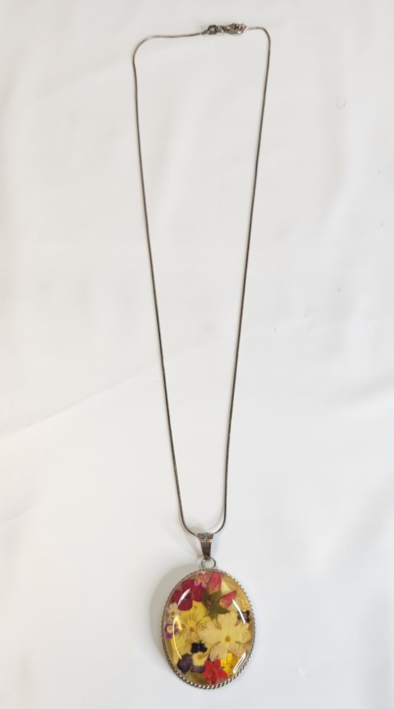 Vintage Mexico 925 Sterling Silver Pressed Flower Resin Pendant Necklace 10″