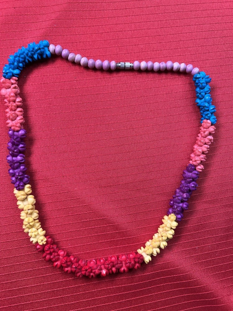 VTG Necklace L:21″ (53 cm) W:0.5″ (12mm) Coloured Plastic Beads Barrel Clasp