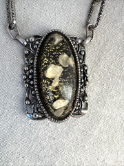 Brutalist Modernist Romantic goth 1960s glitter confetti lucite Necklace Jewelry