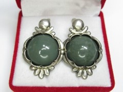 Women’s 925 sterling silver earrings, jade, weight 11,48 g..