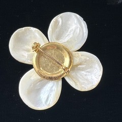 Vintage 1950’s – Mother of Pearl Pin / Brooch 2.25″ diameter