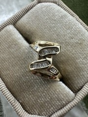 Vintage 10K Yellow Gold Natural Diamond Baguette Ring .22cttw Sz 7.25 / 3.2g