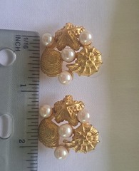 Vintage Richelieu Gold Tone Starfish Seashell White Faux Pearl Earrings