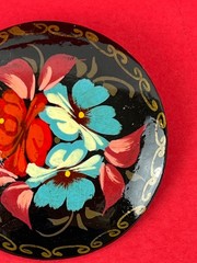 Vintage Wood Hand Paint Russian Lacquer Red Blue Floral Flower 2″ Brooch Pin