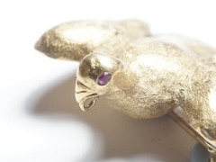 ANTIQUE ENGLISH 15K GOLD RUBY DOVE LOCKET BROOCH c1860