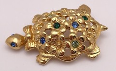 Avon Vintage Gold Tone Turtle Flower Multicolor Rhinestone Brooch
