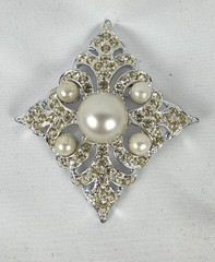 Sarah Coventry Pearl and Rhinestone Silver Toned Brooch Vintage 2.5″ Tall