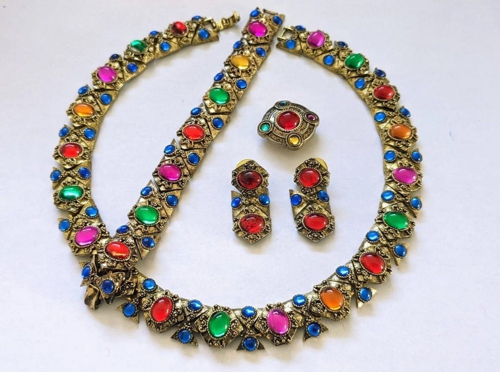 Vintage Mughal Gripoix Poured Glass Necklace Earrings Bracelet Button Cover Set