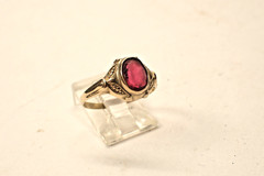 Vintage 10Kt Yellow Gold Ring W Red Oval Stone 2 Grams Size 6