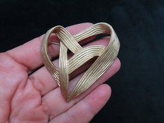 Vintage 1990’s Liz Claiborne Stylized Heart Brooch