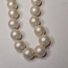 Cream Faux Pearl Strand Necklace Jewelry Classic Retro Graduated Look Vintage