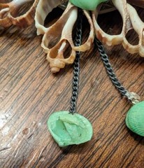Handmade Seashell Brooch Pin Flower Design Dangling Shells Green 2.25″ Diameter