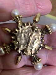 Vintage Ships Wheel Faux Pearls Gold – Tone Starburst Brooch 2.25″ diameter