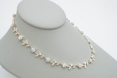 Vintage Necklace Silver Tone Rhinestone Flower Ivy 16″