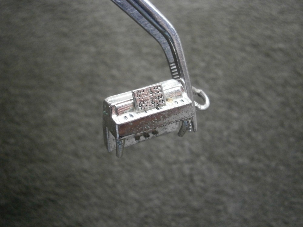 Upright Piano Enamel Keyboard Vtg Sterling Silver Bracelet Charm Pendant 2.0g