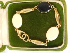 Off White Black Enamel Reversible Link Gold tone Chain 7.5″ Bracelet 8j 9