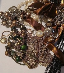 1 lb Jewelry Makers Craft Lot Vintage Art Beads Glass Acrylic Metal Wear Repair