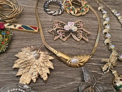 Vintage Estate Lot Designer Signed Jewelry BSK Lisner Kramer Weiss Coro + 69pc