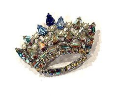 B. DAVID AB RHINESTONES FAUX PEARL BLUE IRIDESCENT CROWN TIARA BROOCH PIN EUC