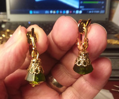 MaryBee 10mm Hunter Green Dangle, W/ Gold Tone Clip On Earrings 05-01-2025