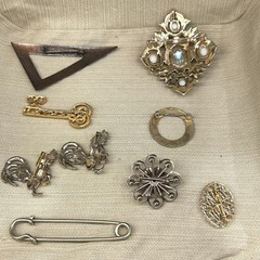 Lot of 9 Assorted Vintage Brooches