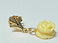 Vintage 14K Yellow Gold White Coral Rose Flower Dangle Earrings 1.09 GR.