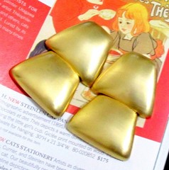VTG RUNWAY LES BERNARD 2 1/4″ DANGLE TIERED SATIN GP EARRINGS 70s MODERNIST CLIP