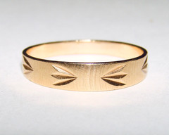 VINTAGE BRUSHED ETCHED 14K YELLOW GOLD SZ 9.75 LEAVES RING 2.75G BAND