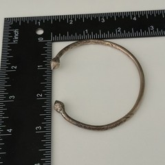 Vintage 925 Sterling Silver Pointed Acorn Oxidized Tribal Etched Bangle Bracelet