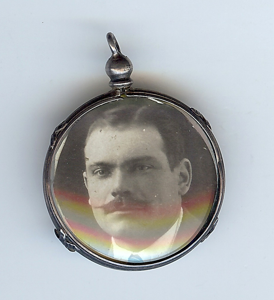 ANTIQUE STERLING SILVER DOUBLE SIDED GLASS TWO PEOPLE ORIGINAL PHOTOS PENDANT