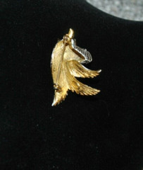 Vtg Gold Tone Enamel LG Lind Gal Scottie Dog Head Brooch Red Rhinestone Eyes