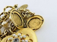 Maximal Art Iridescent Rhinestone Faux Pearl Heart Mixed Lockets Bracelet 7.2 In